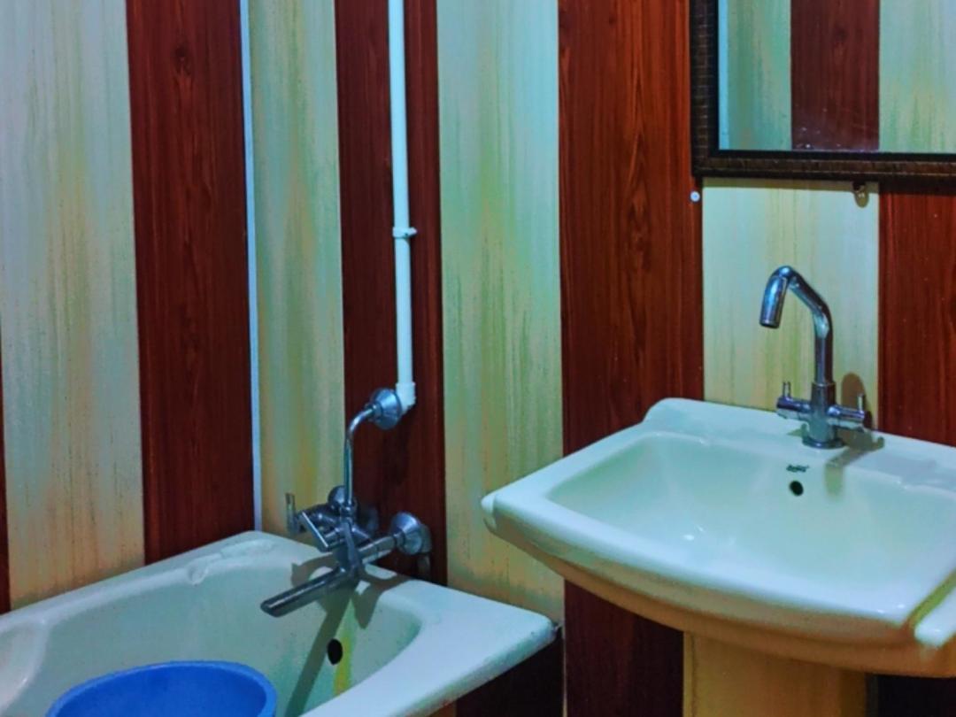 New Lakes Crown Group Of Houseboats Srīnagar Zimmer foto